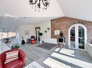 Photo 17- click for photo gallery